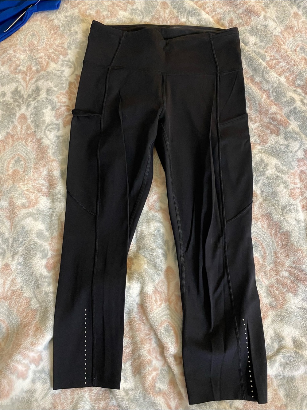 Fast and Free Black crop running Leggings with Side Pockets